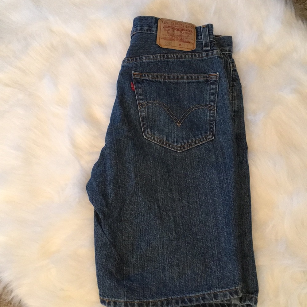 Men’s Levi 505 shorts size 33